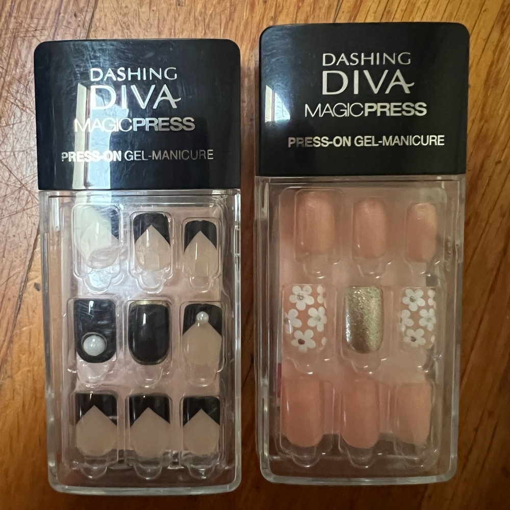 MagicPress Press-On Gel Manicure Set - Black and Gold